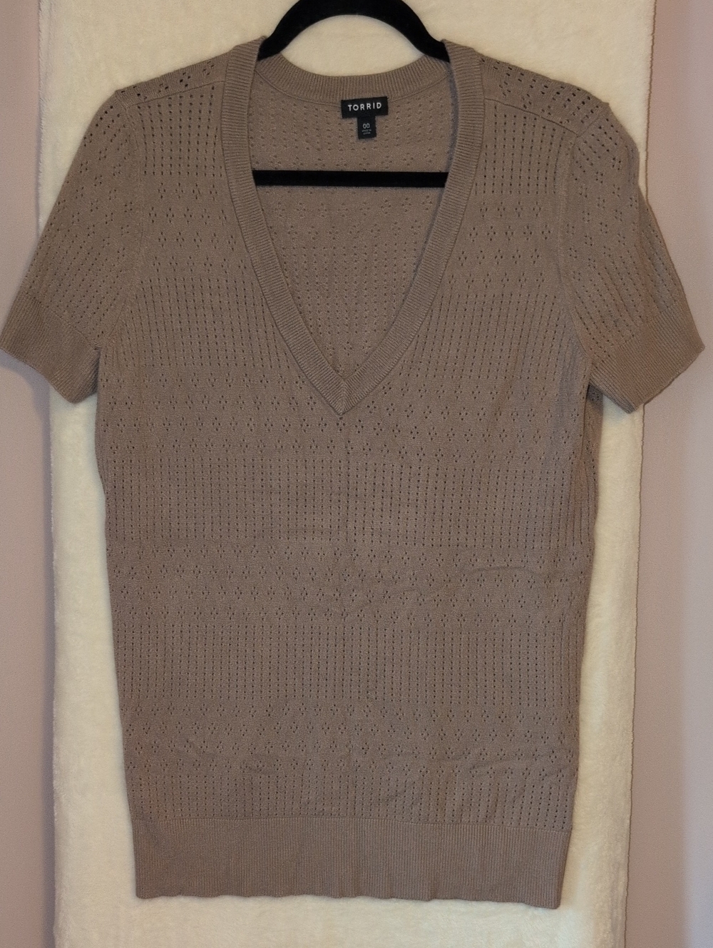 torrid taupe V-neck short sleeve Lightweight Sweater